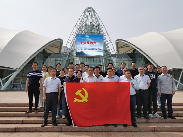 5.12参观石景山反腐倡廉警示教育基地.jpg